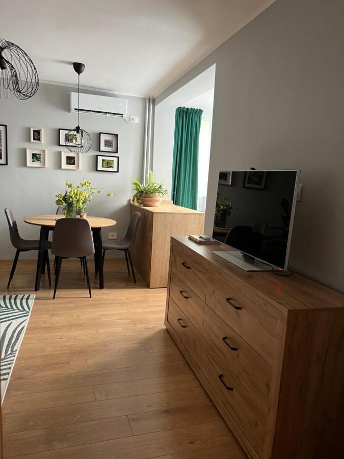 Riverside Jungle Green Apartment Oradea Exterior photo
